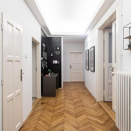 Spacious Apartments Near The River Praha Eksteriør bilde