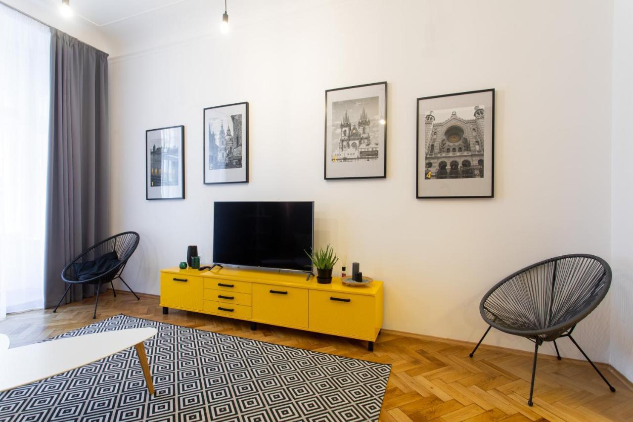 Spacious Apartments Near The River Praha Eksteriør bilde