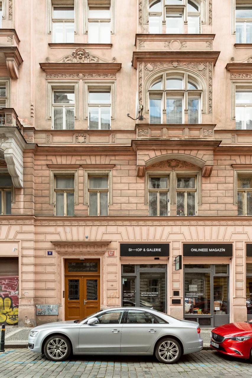 Spacious Apartments Near The River Praha Eksteriør bilde